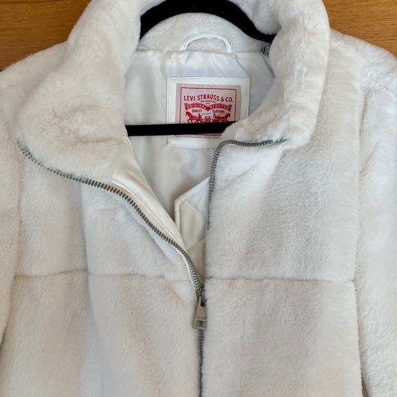 ✨Levi’s✨ White Softest (Faux) Fur Winter ❄️ Coat - Picture 14 of 14